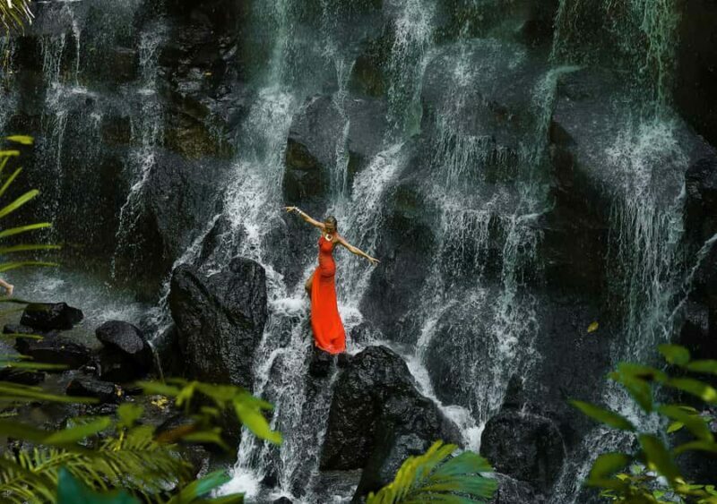 Ubud: Kanto Lampo Waterfall, Art Market, Cretya & Tanah Lot - An In-Depth Look at the Tour