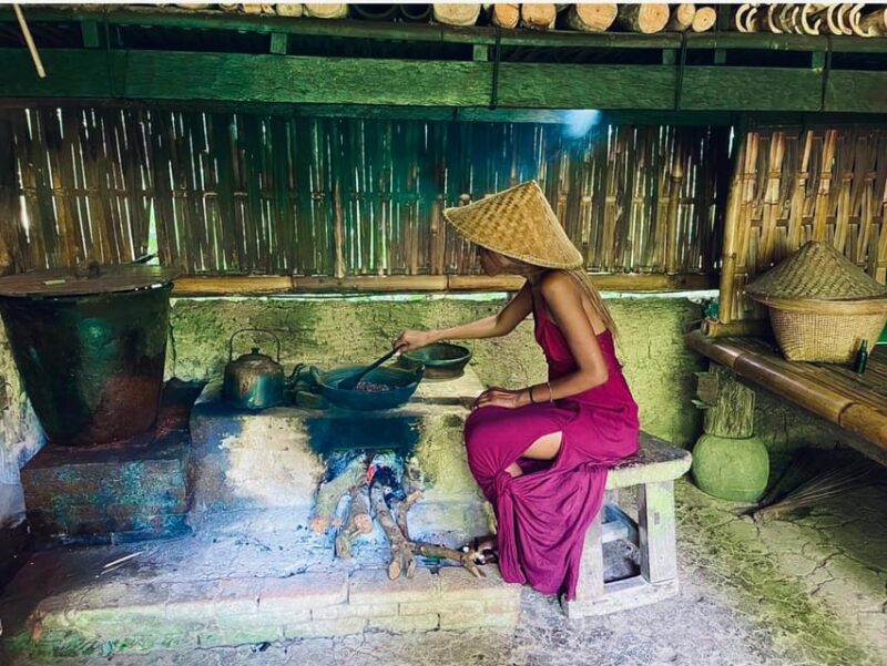 Ubud: Monkey Forest, Cretya Ubud, Tirta Empul, Waterfall - Experience and Activities