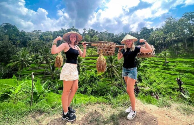 Ubud: Monkey Forest, Rice Terrace & Waterfall Guided Tour - Interaction With Monkeys