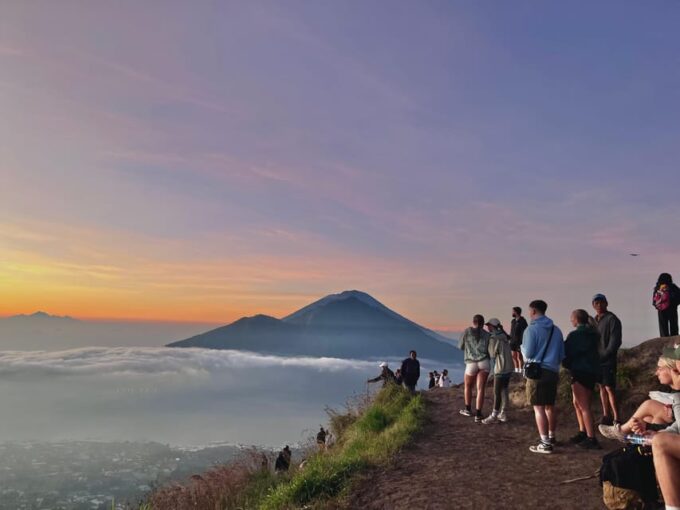Ubud: Mount Batur Sunrise Hike & Natural Hot Spring - Getting to Mount Batur