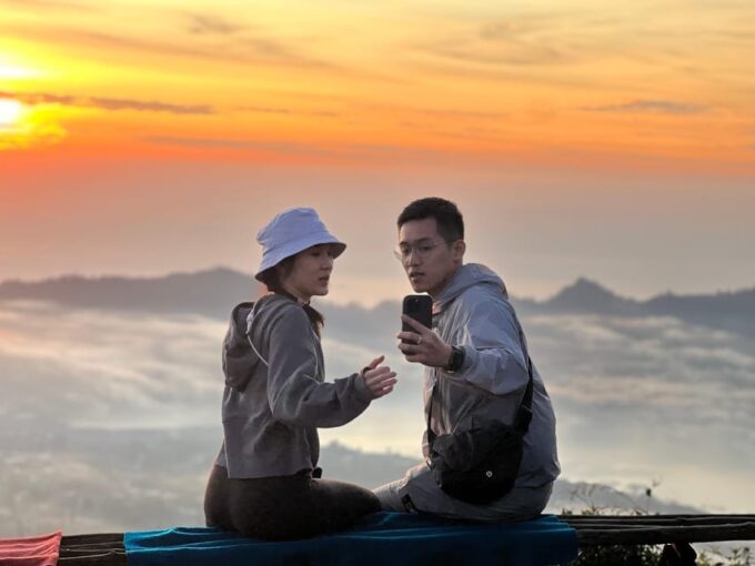 Ubud: Mount Batur Sunrise Hike & Natural Hot Spring - Experiencing the Hot Springs