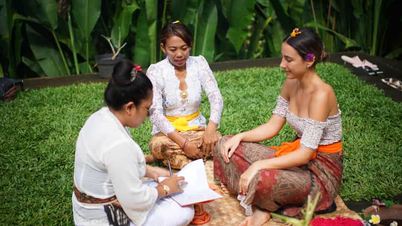 UBUD: PALM READING & BLESSING by BALINESE SPIRITUAL HEALER - Key Points