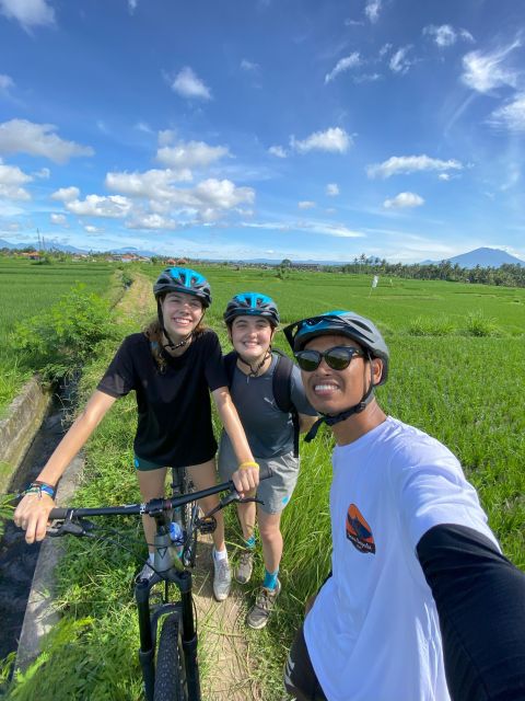 Ubud: PRIVATE Bike Tour With Rice Field, Volcano, Meal, Pool - Scenic Drive and Photo Stop