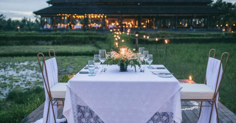 Ubud: Romantic Dinner Among the Rice Fields - Dinner Setting and Menu