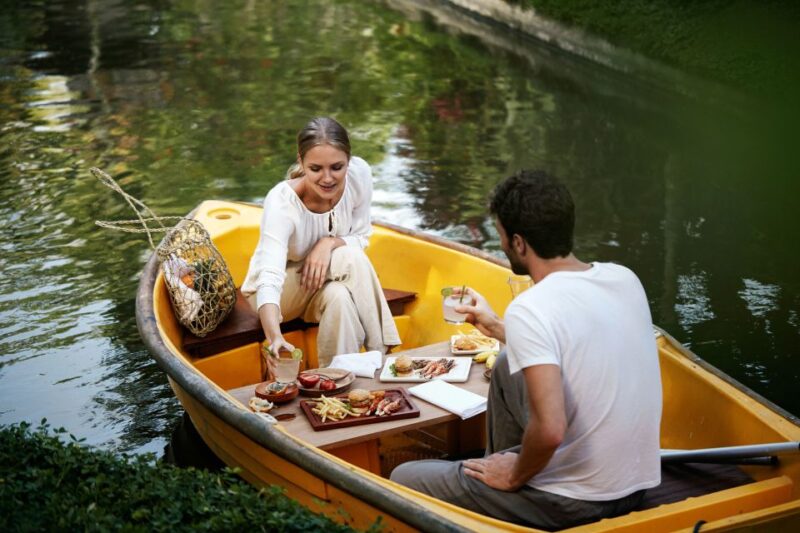 Ubud: Romantic Photo Moments on a Boat - Key Points