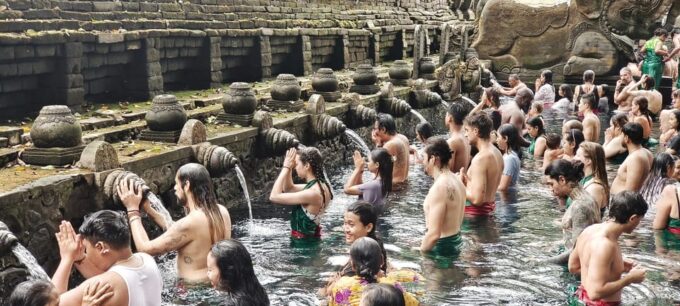 Ubud Solo Bike Tour !!! Swing ,Monkey Forest ,Tirta Empul - Expert Guidance and Insights