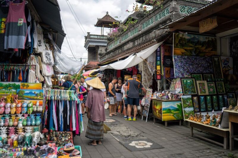 Ubud: Tjampuhan Ridge, Monkey Forest & Art Market Photo Tour - Cultural Immersion