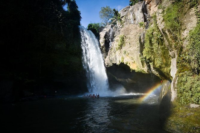 Ubud Village Sightseeing, Famous Paddy Field And Ubud Waterfall - Chasing the Tegenungan Waterfall