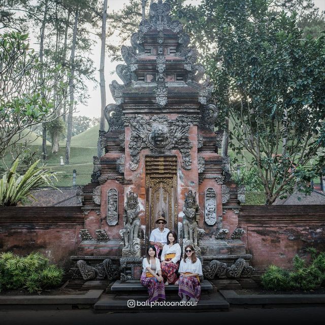 Ubud : Waterfall, Water Temple, RIce Terrace, Ubud Market - Tegenungan Waterfall