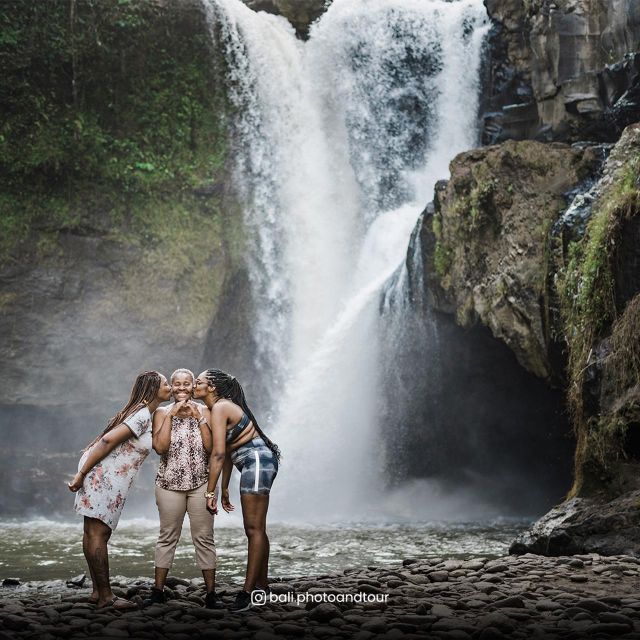 Ubud : Waterfall, Water Temple, RIce Terrace, Ubud Market - Tirta Empul Water Temple