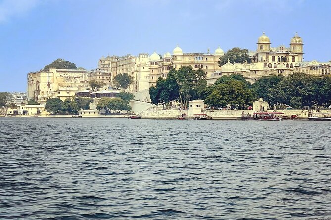 Udaipur City Private Luxury Tour With Guide - Tranquil Jagdish Temple