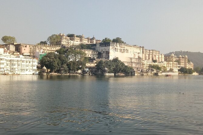 Udaipur City Private Luxury Tour With Guide - Sahelion Ki Bari Splendor