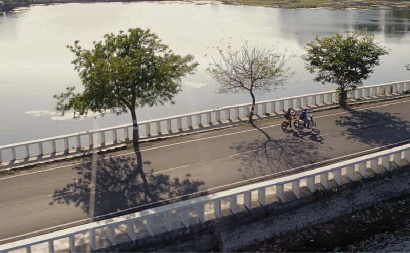 Udaipur: E-Cycling through lakes and villages - Key Points