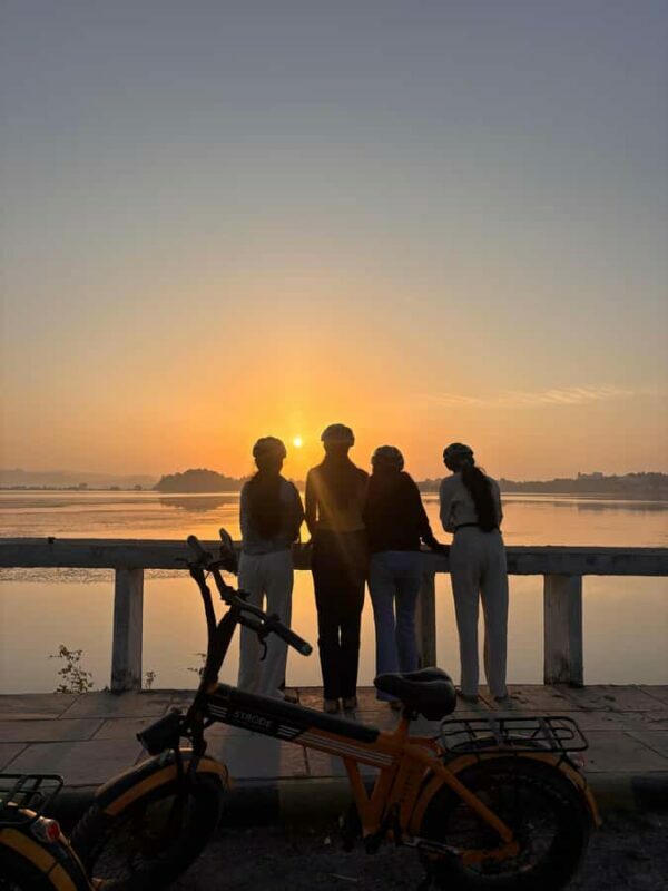 Udaipur: E-Cycling through lakes and villages - Value for Money and Customization