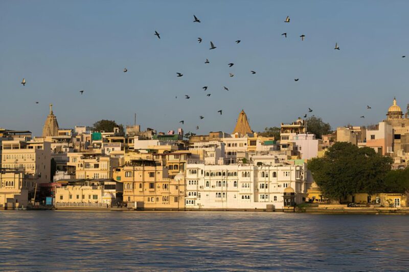 Udaipur Full Day City Tour With Boat Ride and Lunch - Exploring Udaipurs City of Lakes