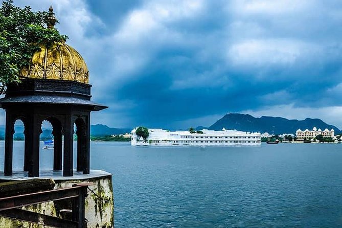 Udaipur Full Day City Tour With Boat Ride Review - Inclusions and Exclusions