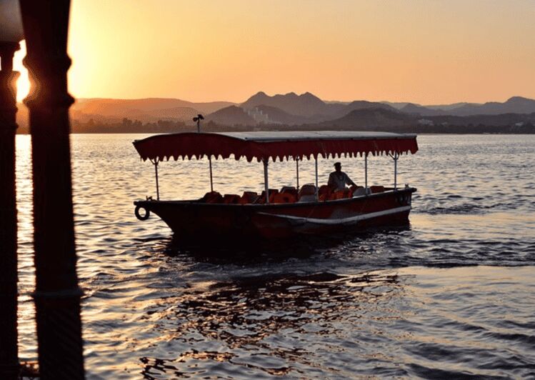 Udaipur: Guided Walking Tour of Ghats with Boat Ride - Who’s This Tour For?