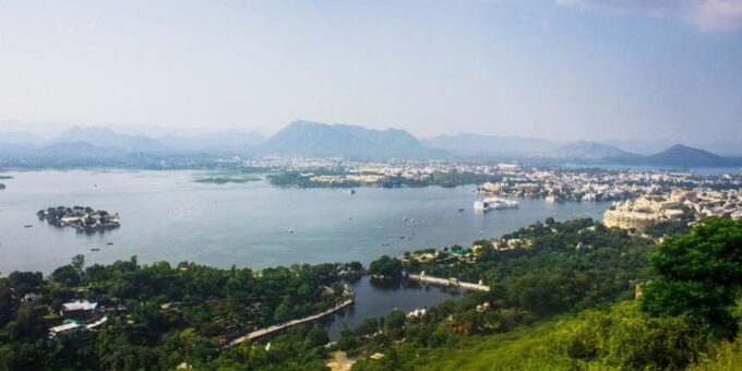 Udaipur: Highlights of Udaipur, Guided Half-Day Car Tour - Important Information for Participants