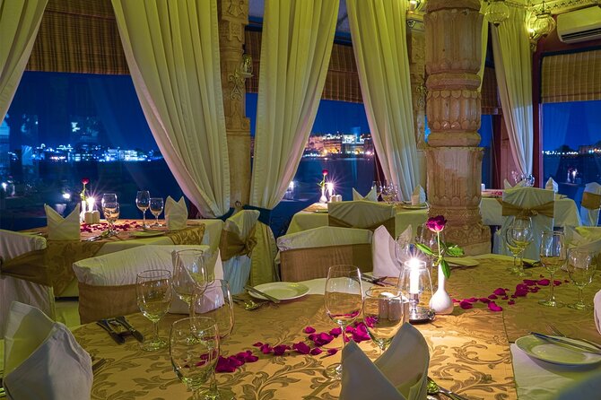 Udaipur: Jag Mandir Island Dinner With Boat Ride Transfers - Ideal for Romantic Outings