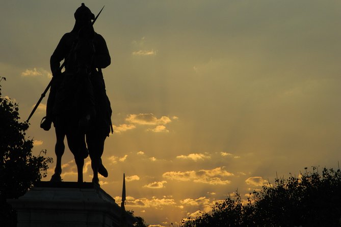 Udaipur Night Walk (2 Hours Guided Walking Tour) - Meeting and Pickup