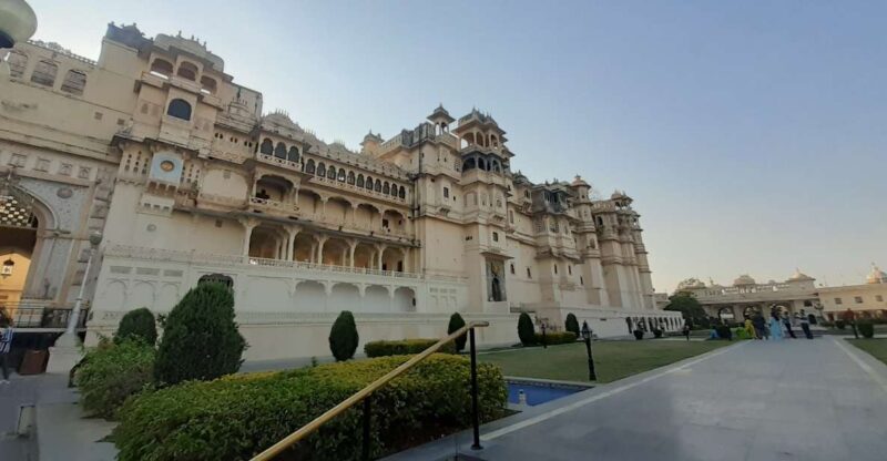 Udaipur: Private City Sightseeing Guided Tour With Tuk Tuk - Highlights and Experience