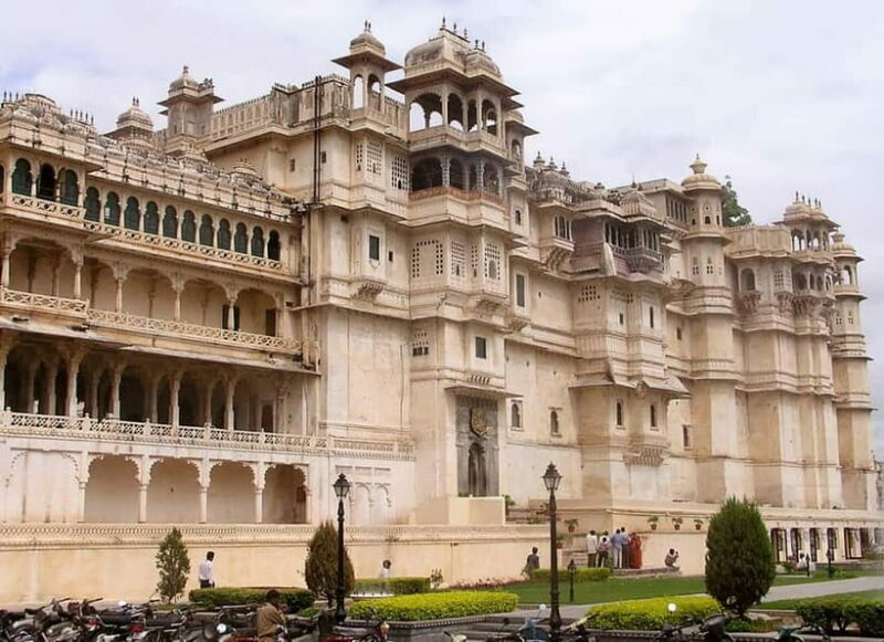 Udaipur: Private Full-Day Sightseeing Tour with a Tour Guide - The Full Scope of the Tour