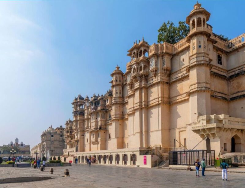 Udaipur: Private Guided Udaipur Sightseeing Tour - Pickup and Accessibility