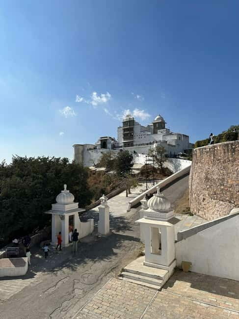Udaipur: Sajjangarh Monsoon Palace Day Trip with Tickets - Who Should Consider This Tour