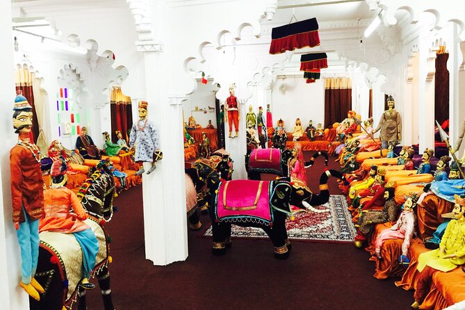 Udaipur Shopping Tour With Pickup and Drop off - Operated by Local Tour Company