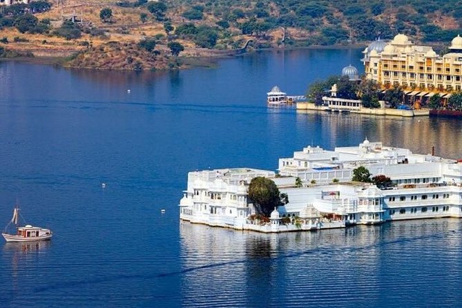 Udaipur Sightseeing Day Tour With Professional Guide and Driver - Inclusions