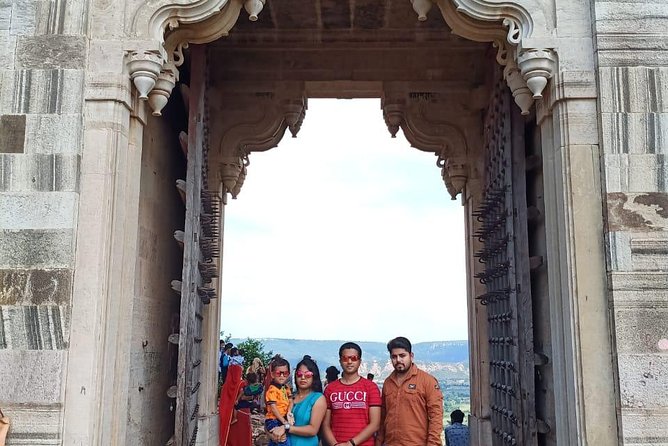 Udaipur Sightseeing Tour By Car With Guide - Included Services