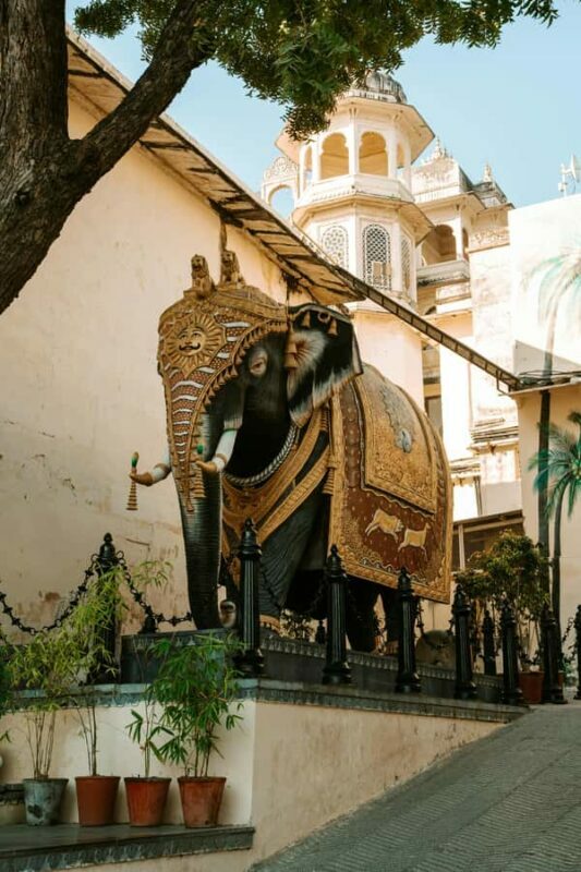 Udaipur: Sightseeing Tour by Tuk-Tuk or Car with a Driver - Who Will Enjoy This Tour?