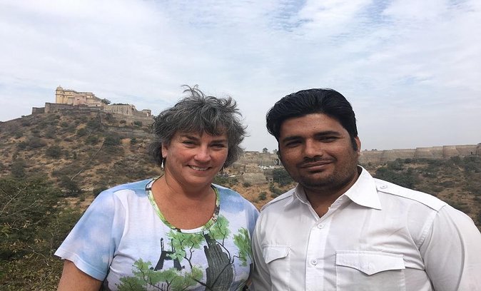 Udaipur Sightseeing Tour - Visiting Jagdish Temple