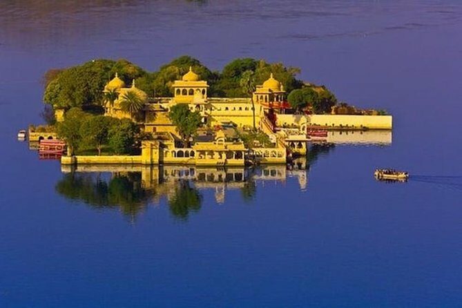 Udaipur Sightseeing Tour with Jagmandir Boat ride and City Palace - Key Points