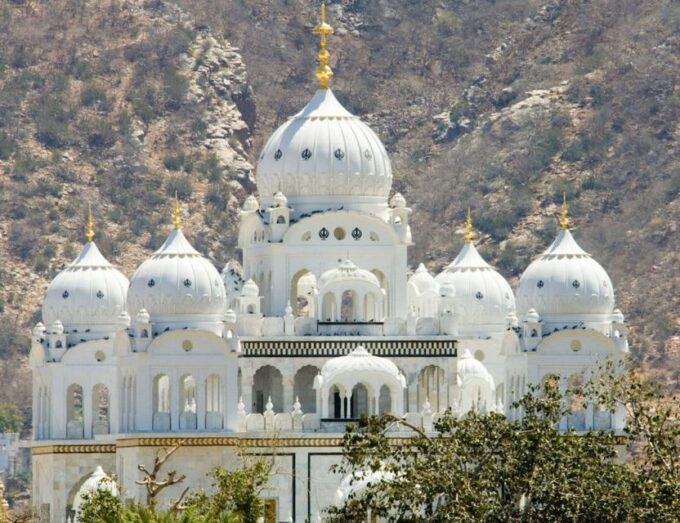 Udaipur to Jaipur via Pushkar Private Tour by Cab - Day 4: Jaipur Sightseeing and Departure