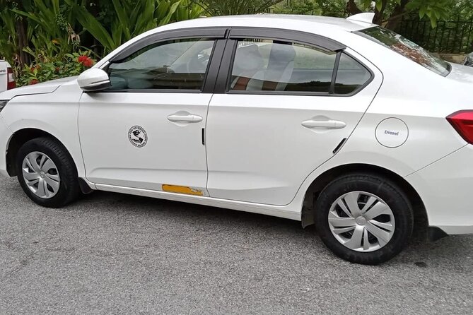 Udaipur to Jodhpur Taxi - Amenities Offered