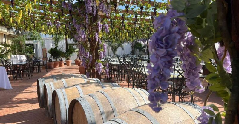 Ulignano: Dinner or Lunch With Wine Tasting on the Veranda - Dining Setting