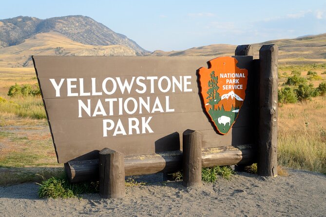 Ultimate Audio Tours: Yellowstone, Glacier, Grand Teton & Banff - Marveling at Banff National Park
