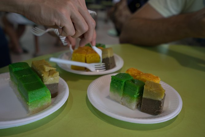 Ultimate Food Journey - Sampling Traditional Singaporean Delicacies