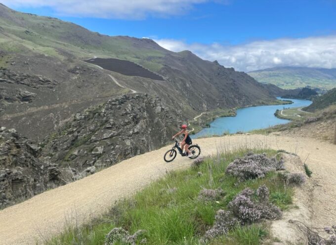 Ultimate Lake Dunstan Trail Experience Bike & Boat Return - Breaks and Optional Activities