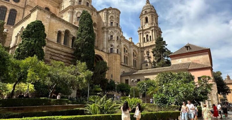 Ultimate Malaga: History and Tapas All Included - Savoring Spanish Tapas and Wines