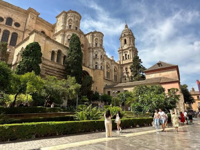 Ultimate Malaga: History and Tapas All Included - Full Lunch or Dinner Experience