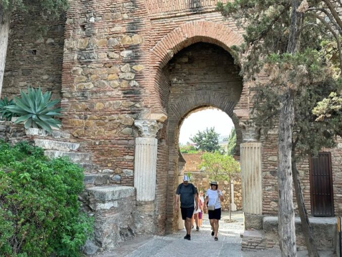 Ultimate Malaga: History and Tapas All Included - Cocktails and Spirits Included
