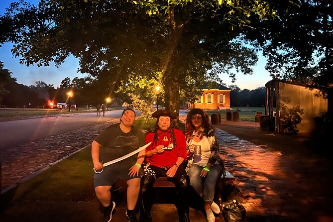 Ultimate Pirate Walking Tour in Colonial Williamsburg - Exploring Colonial Williamsburg on Foot