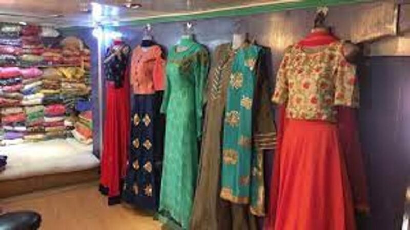 Ultimate Sari and Kurtha Shopping Tour in Thamel |Kathmandu| - Inclusions and Amenities
