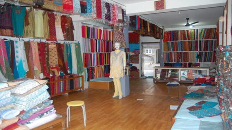 Ultimate Sari and Kurtha Shopping Tour in Thamel |Kathmandu| - Frequently Asked Questions