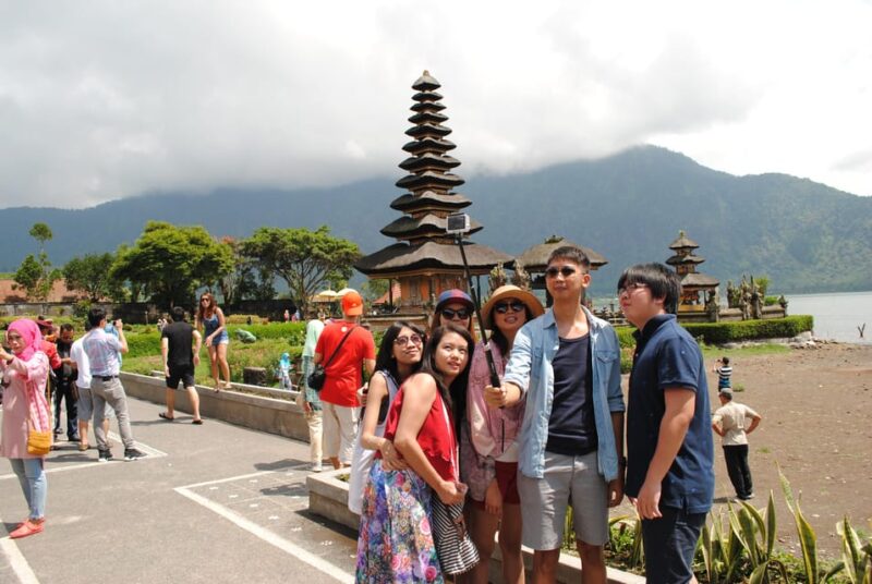 Ulun Danu Beratan Temple and Jatiluwih Rice Terraces - Private Group Experience