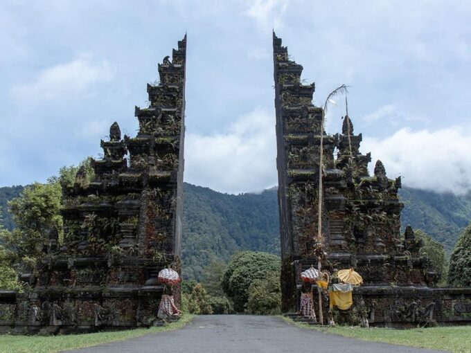 Ulun Danu Bratan Temple : Banyumala Waterfalls /Private Trip - Destination Highlights