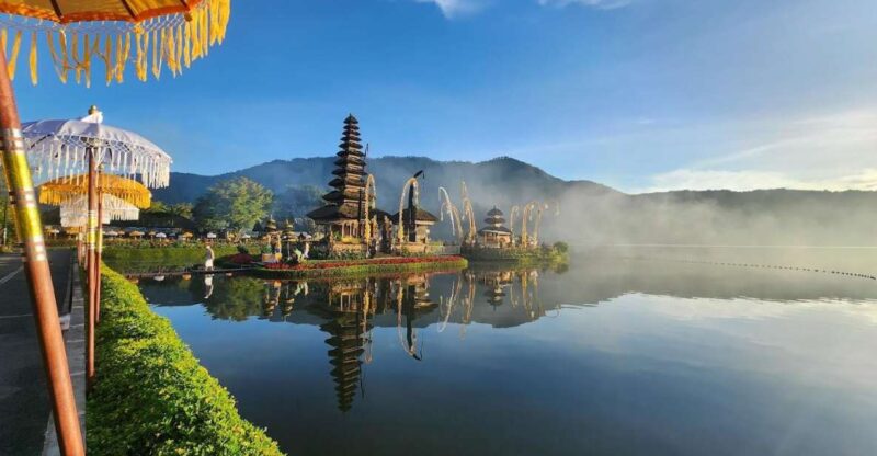 Ulundanu Temple, Handara Gate, Jatiluwih & Tanah Lot Tour - Itinerary Highlights