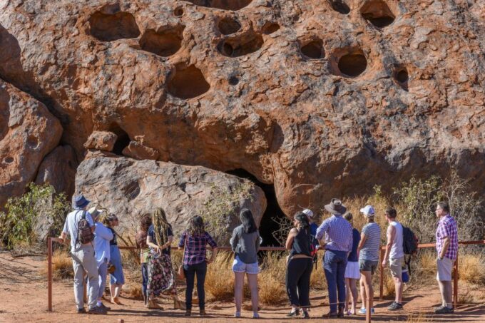 Uluru: Aboriginal Art & Culture Experience - Discovering Sacred Sights